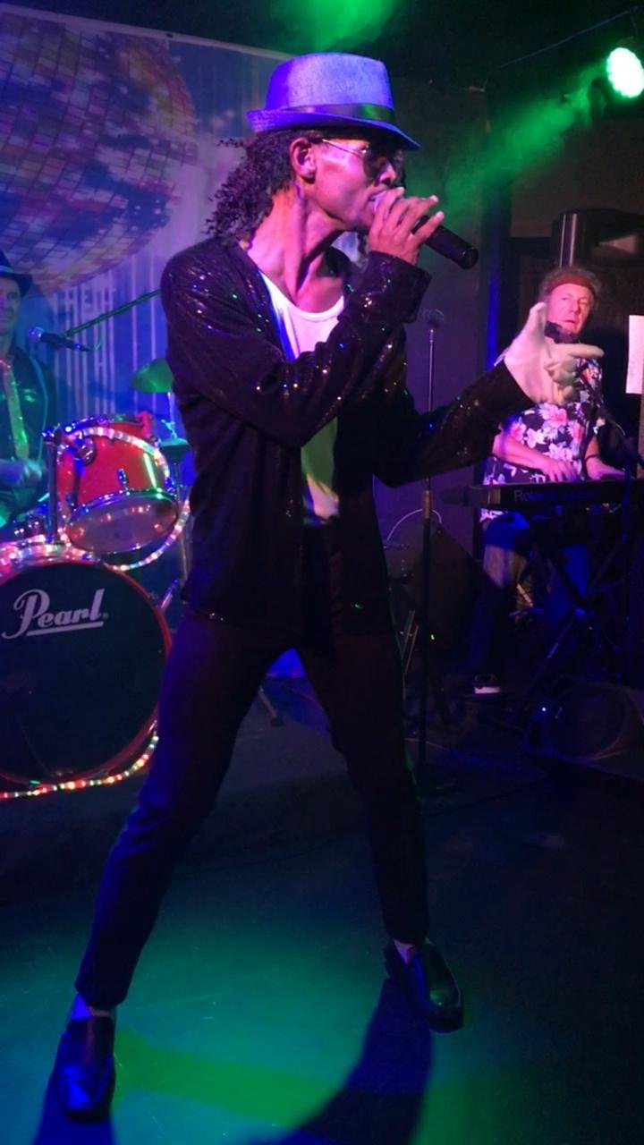 IMG-20190517-WA0004.jpg - Jon 3 (pic 2) - That 80's show.jpg