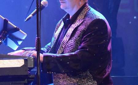 IMG-20220413-WA0019 - Rainer performing his Elton John Tribuite (4).jpg