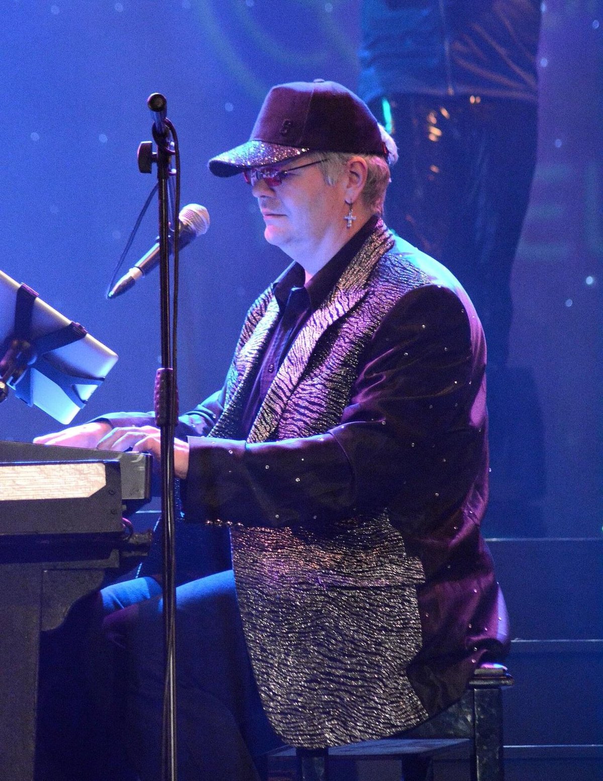 IMG-20220413-WA0019 - Rainer performing his Elton John Tribuite (4).jpg