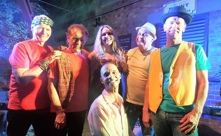 ISSN_PUB_1_34536325652135_IMG-20220402-WA0000 image with Jon E for Legends.jpg